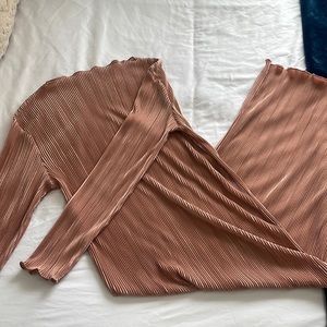 Pink long sleeve Pleated MAXI Dress. Size Small.